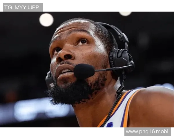 再打一年就退役！杜兰特退休言论引热议 冲镜头竖中指+炫名表太嗨